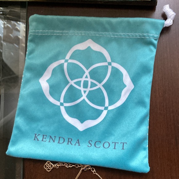 EUC Kendra Scott Rose Gold necklace w/box & bag worn 1 or 2 times - Picture 9 of 10